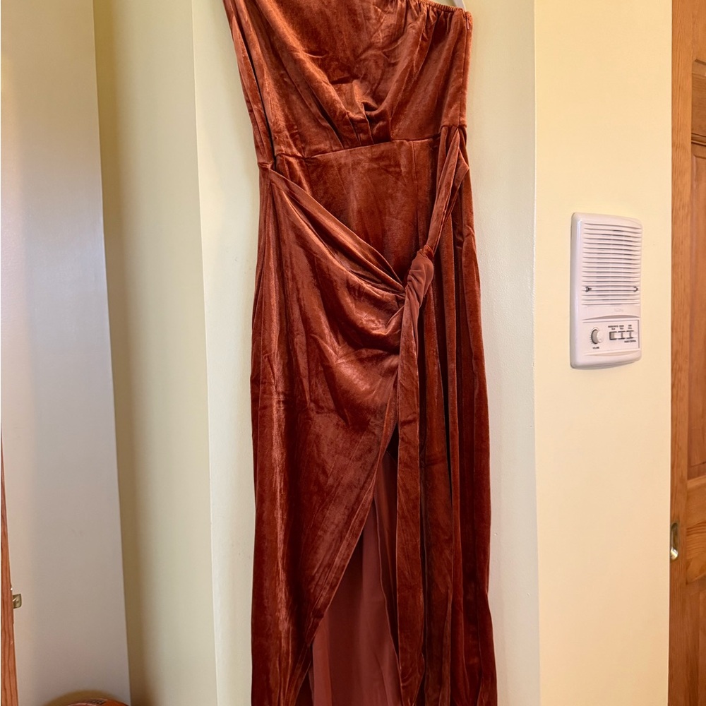 Elegant Rust Velvet Strapless Dress
